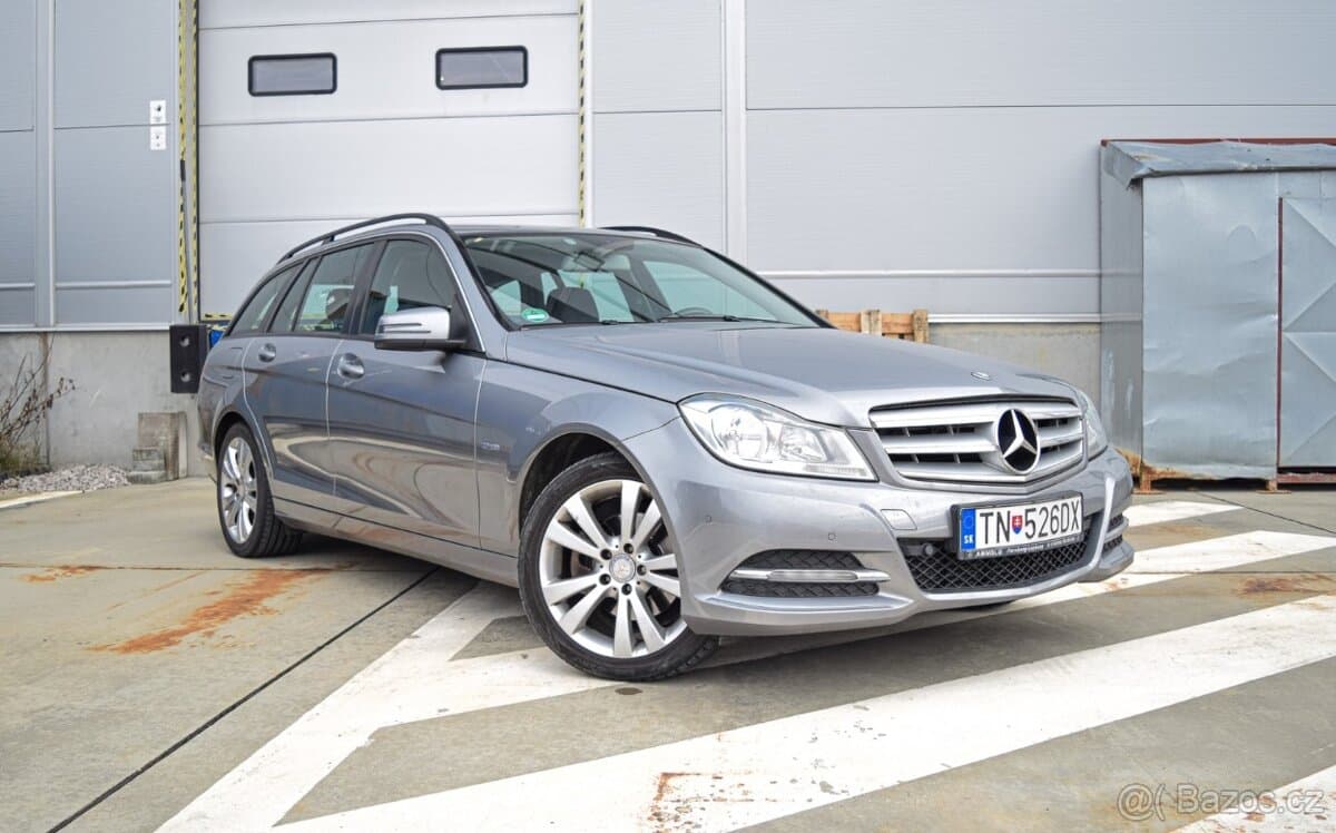 2011 Mercedes-Benz OSTATNÍ
