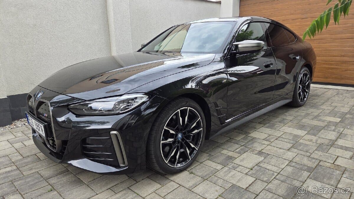2022 BMW M5