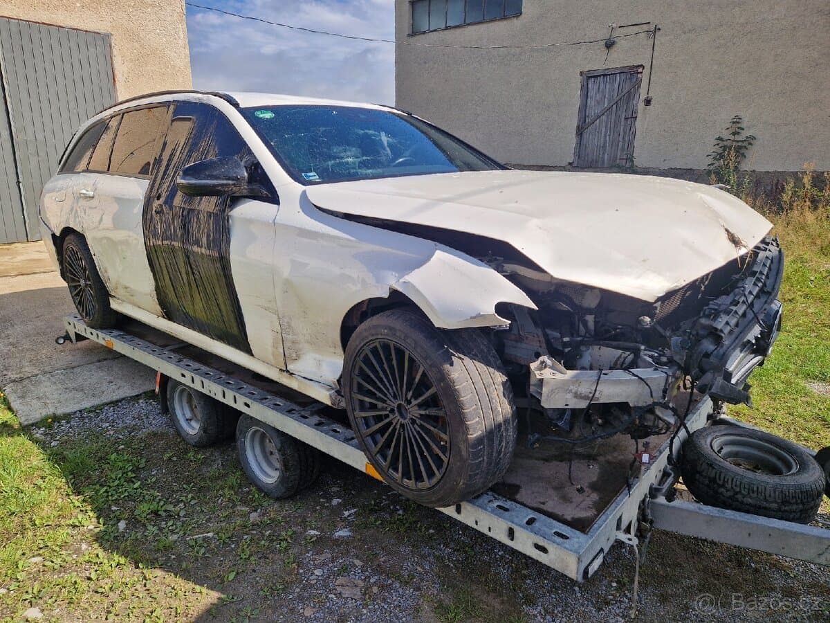 2017 Mercedes-Benz OSTATNÍ