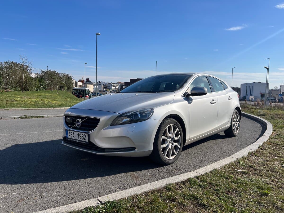 2016 Volvo V40