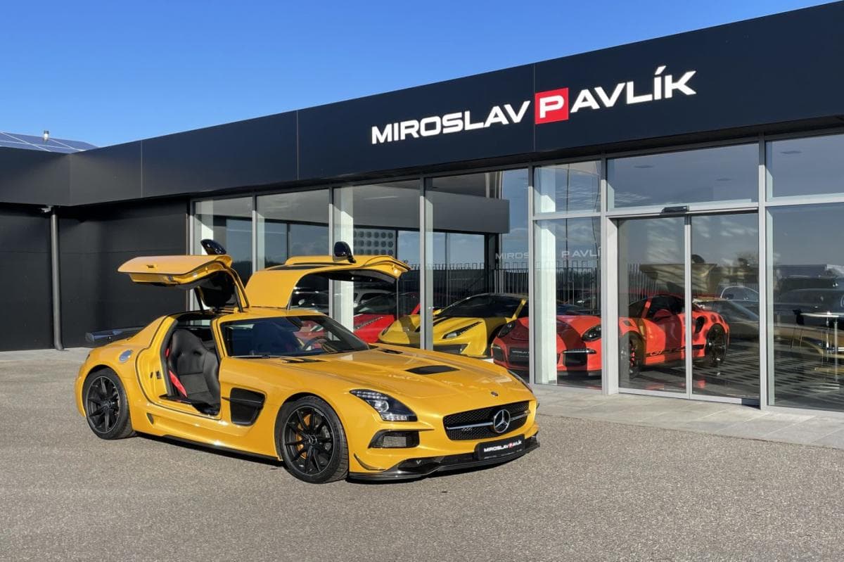 2014 Mercedes-Benz SLS