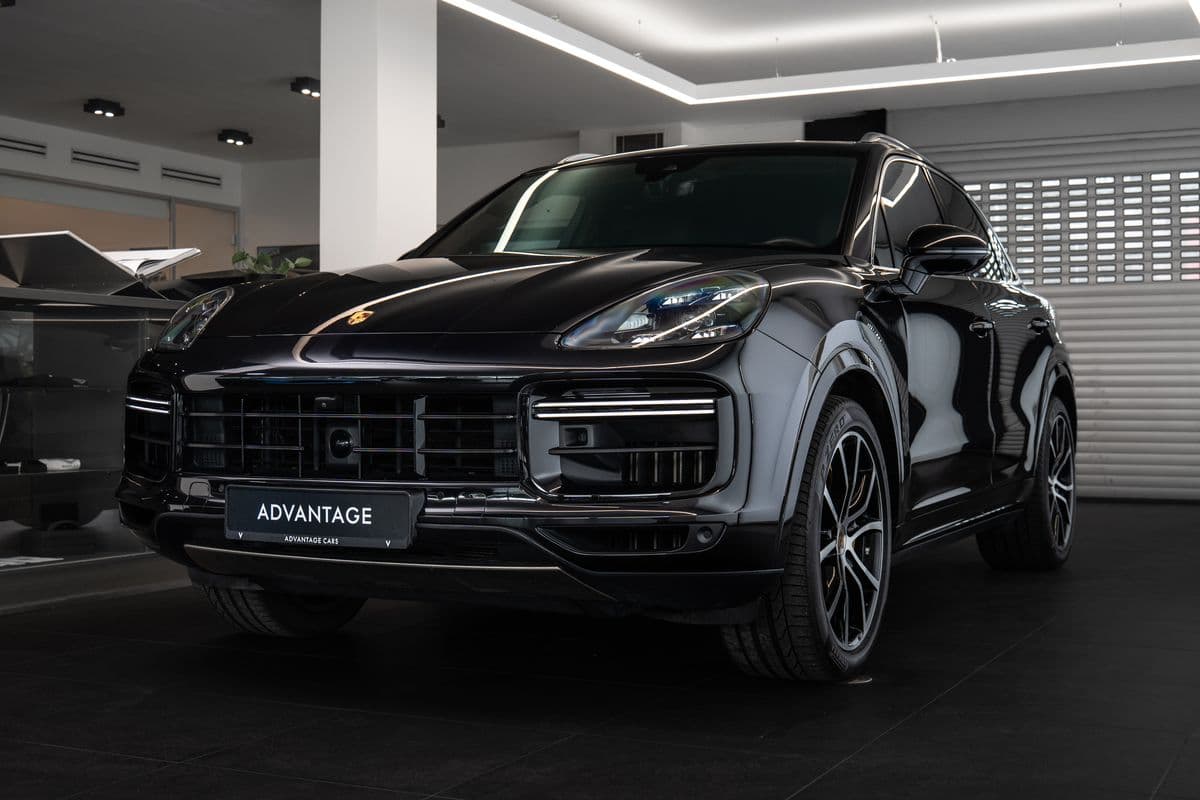 2018 Porsche CAYENNE