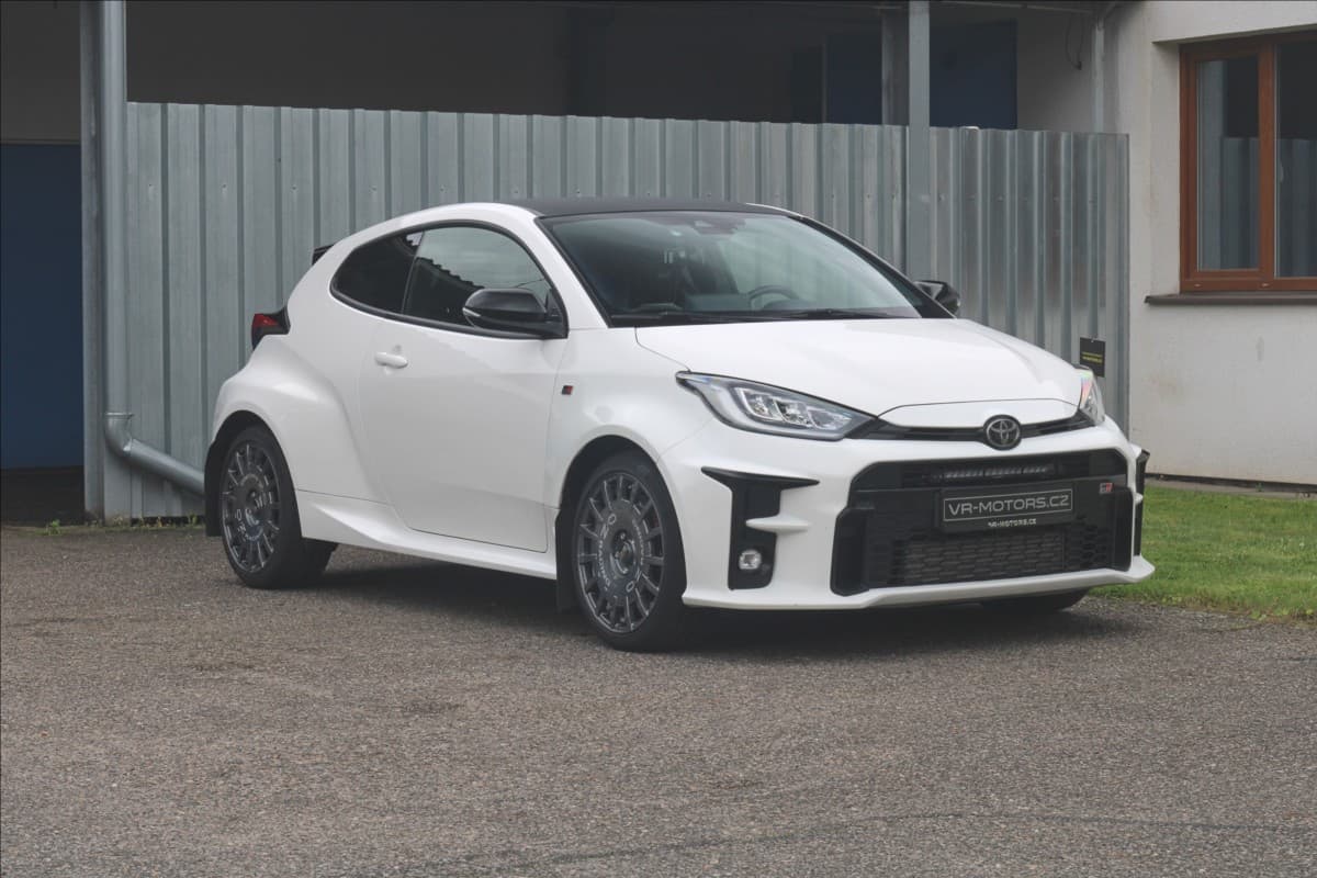 2021 Toyota YARIS