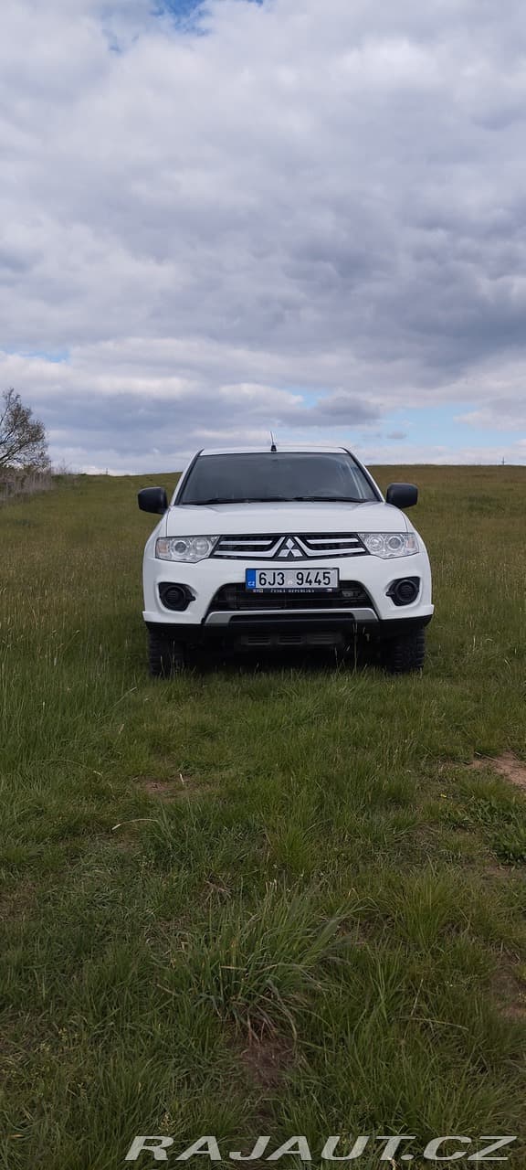 2015 Mitsubishi L200