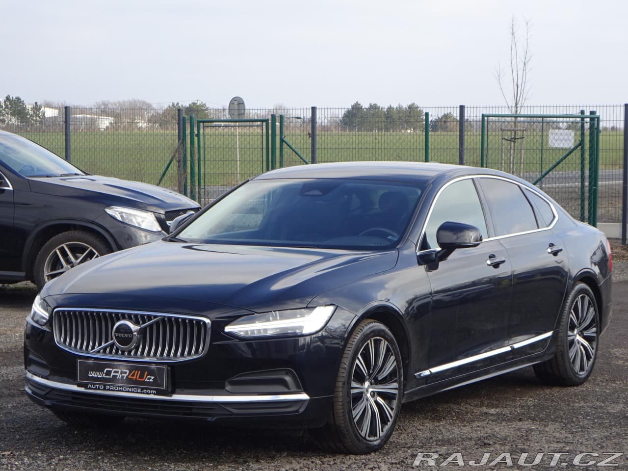 2022 Volvo S90