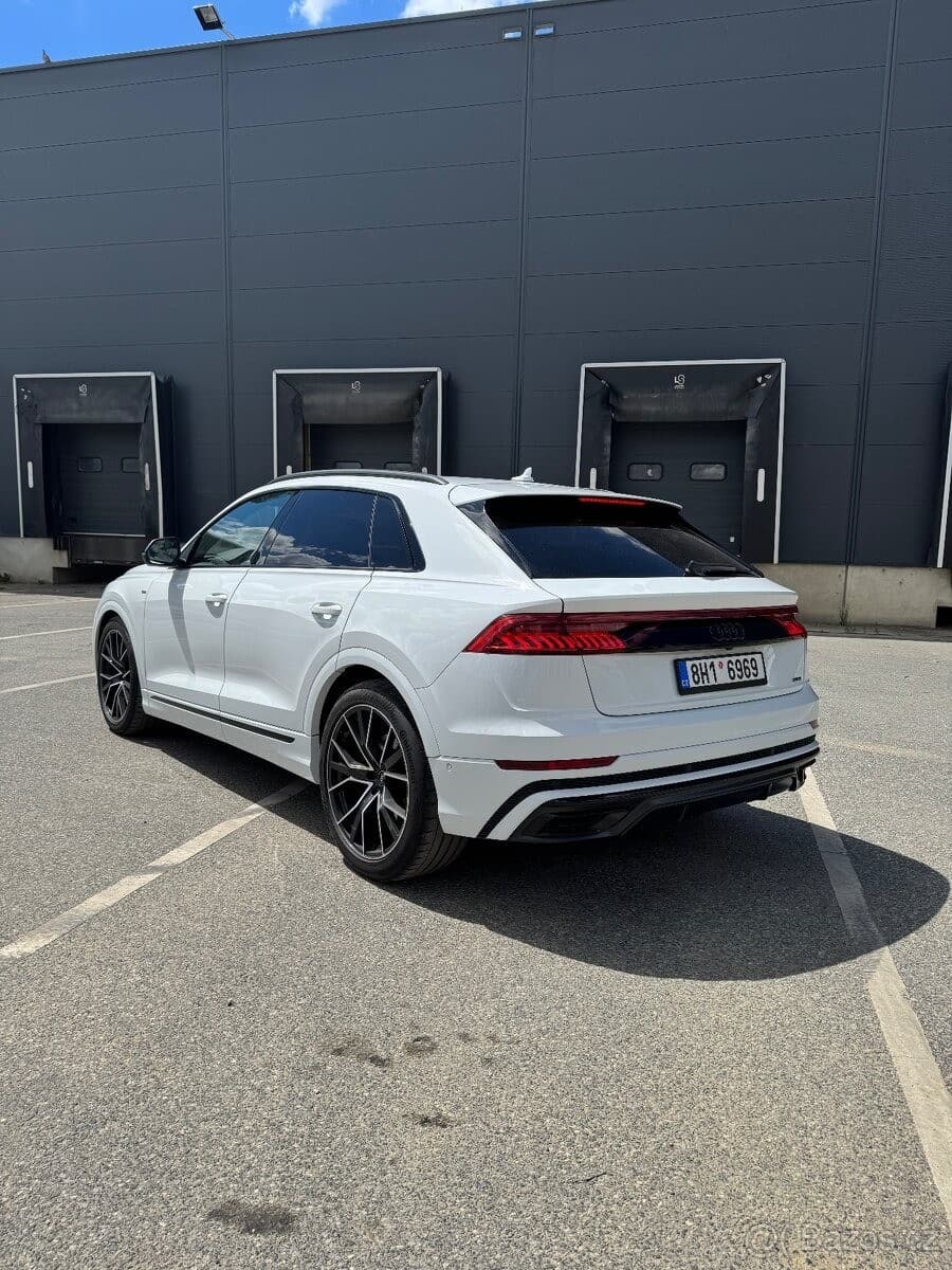 2023 Audi Q8