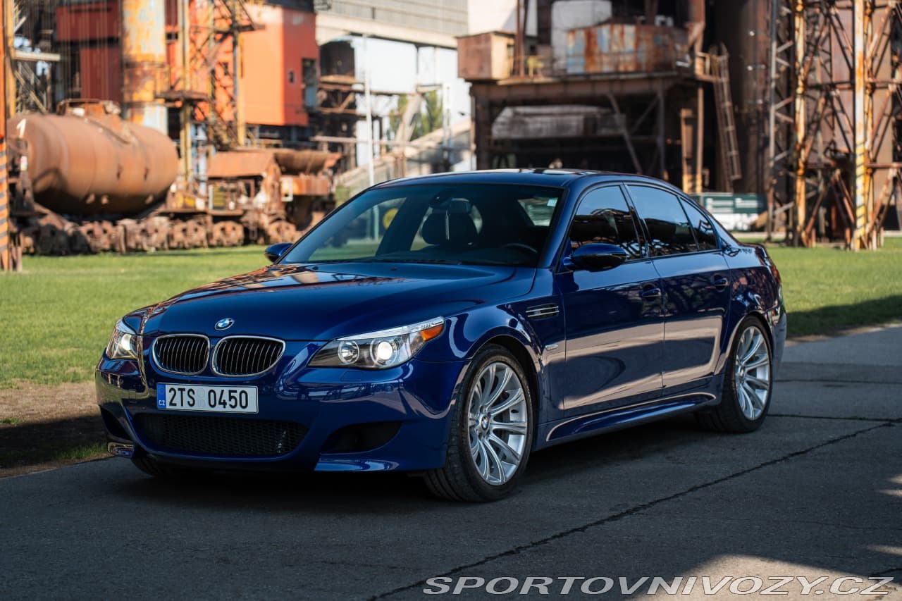 BMW M5 E60 SMG V10 2005