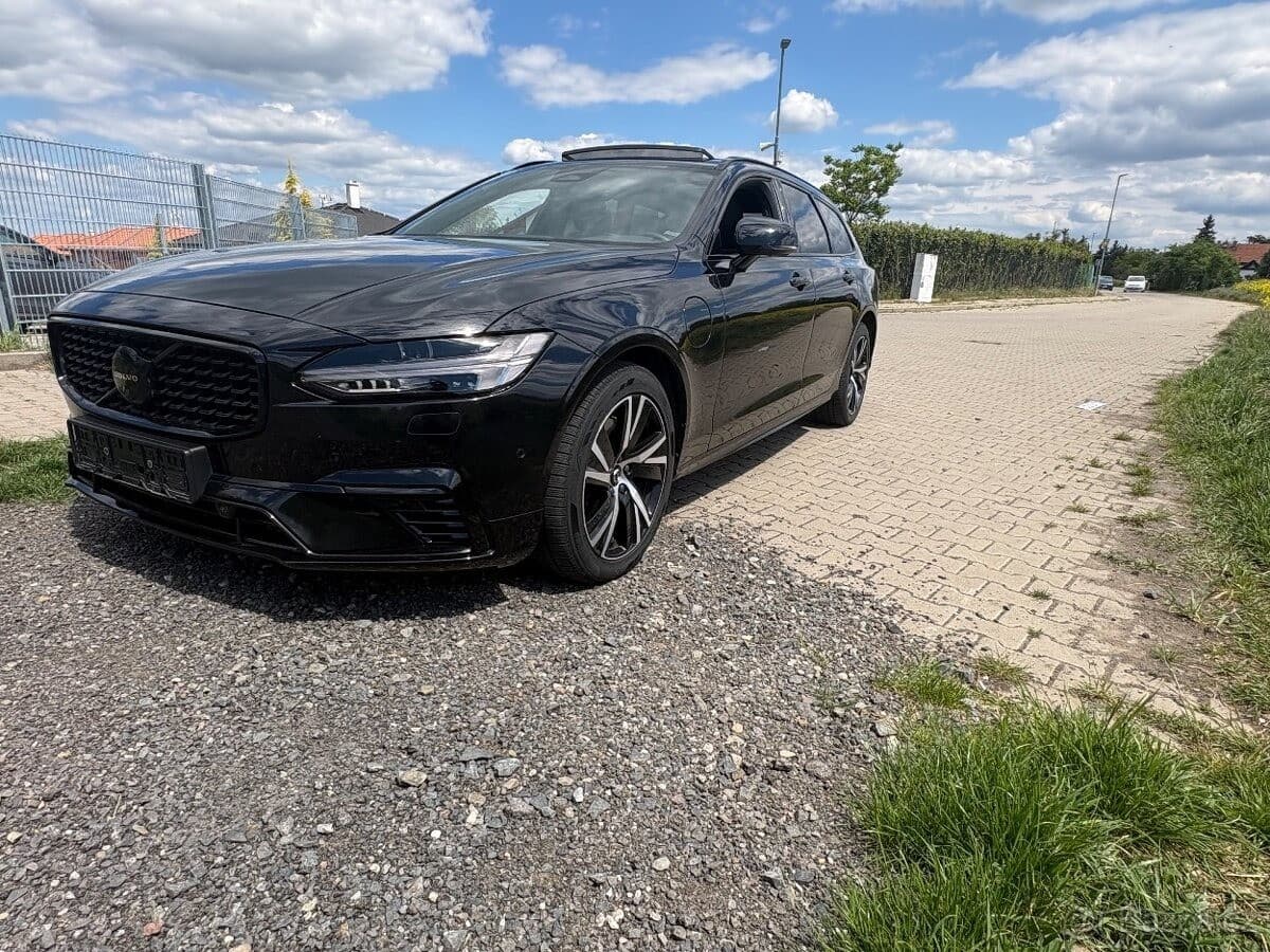 2021 Volvo V90