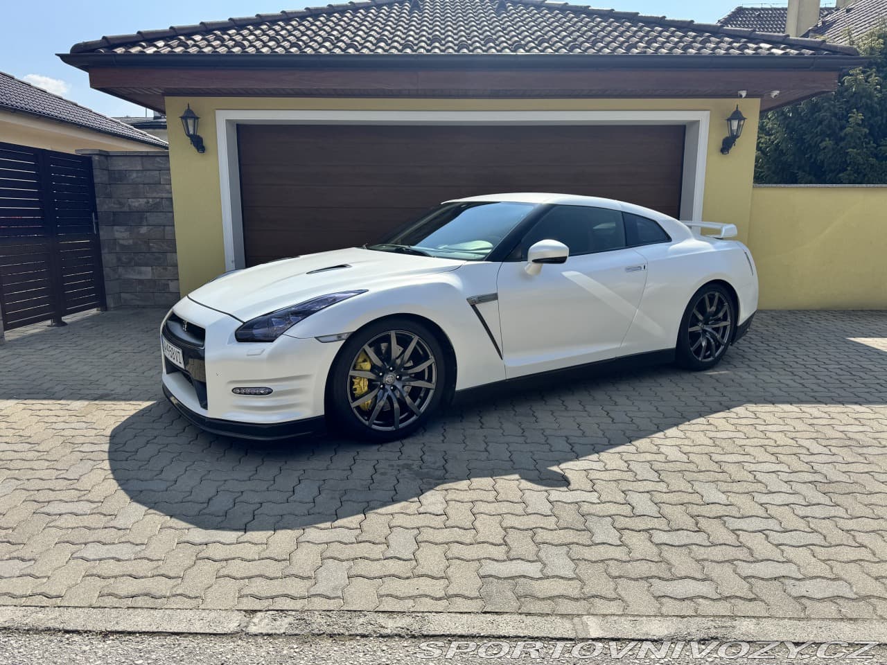 2011 Nissan GT-R