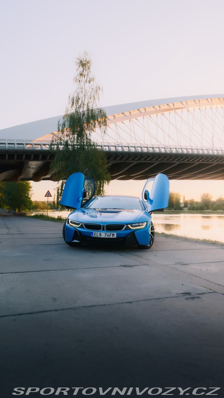 BMW i8