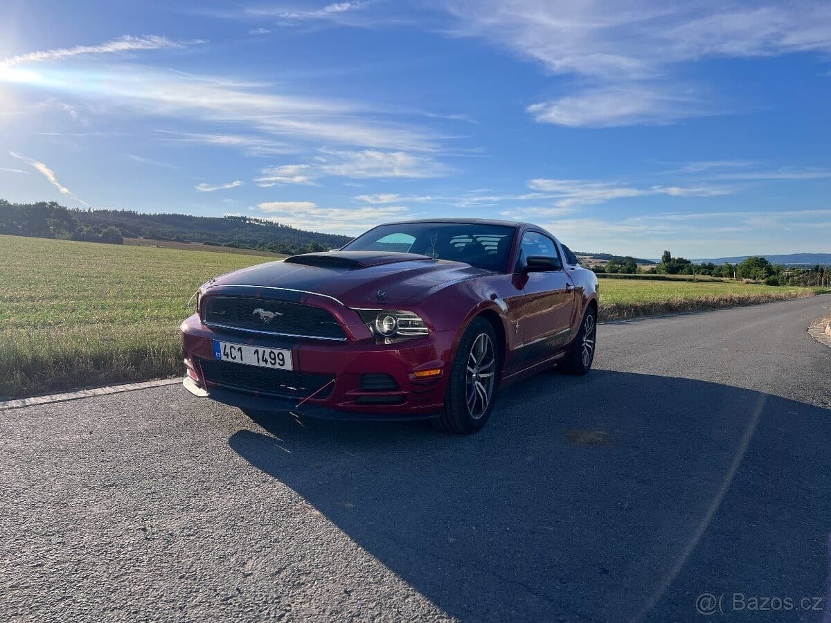 2013 Ford MUSTANG