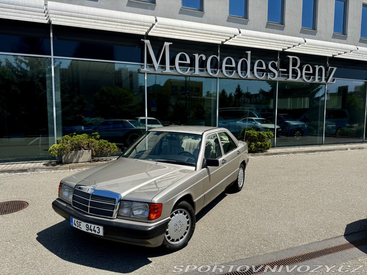 1988 Mercedes-Benz C-CLASS