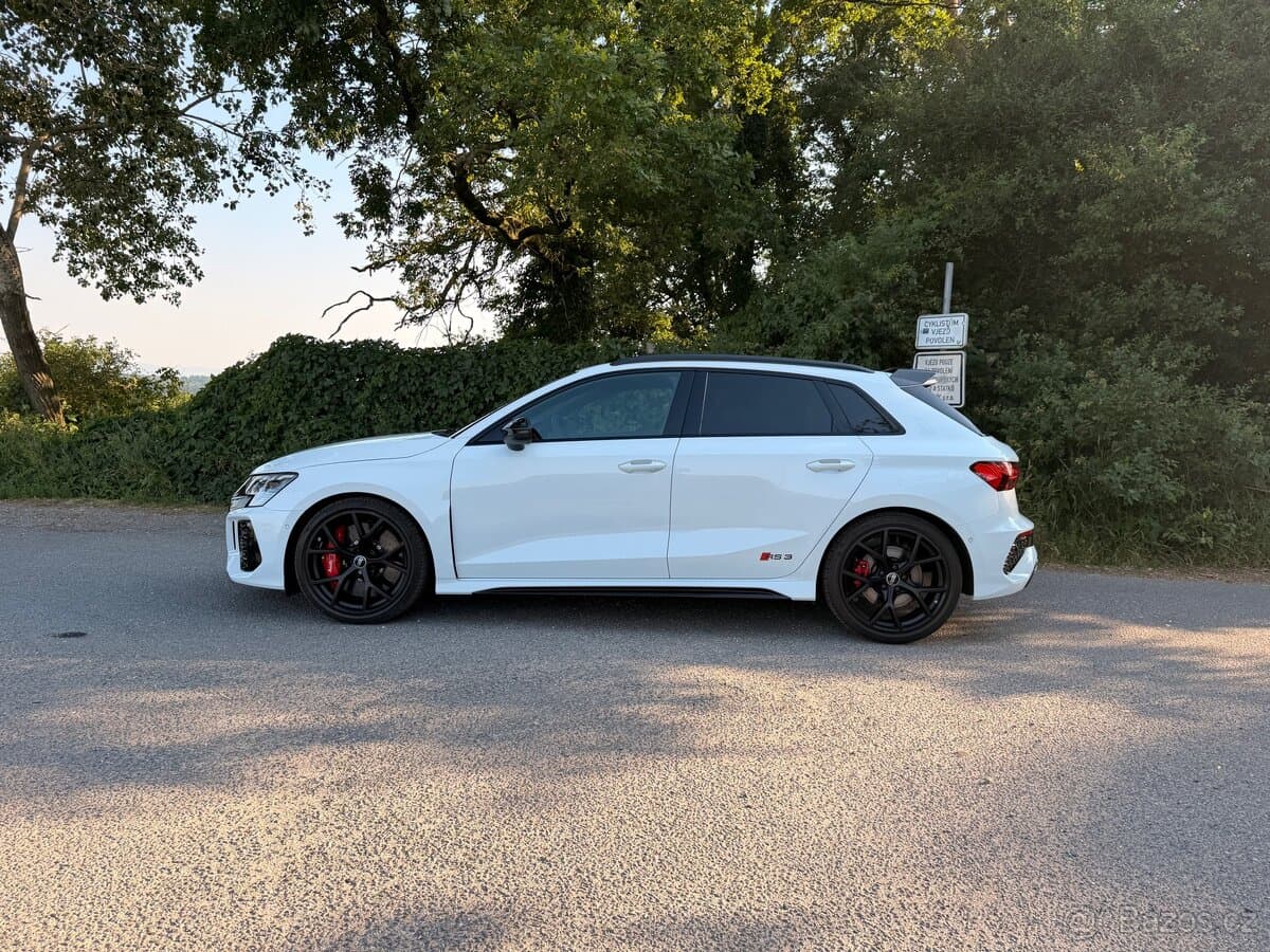 2023 Audi RS3