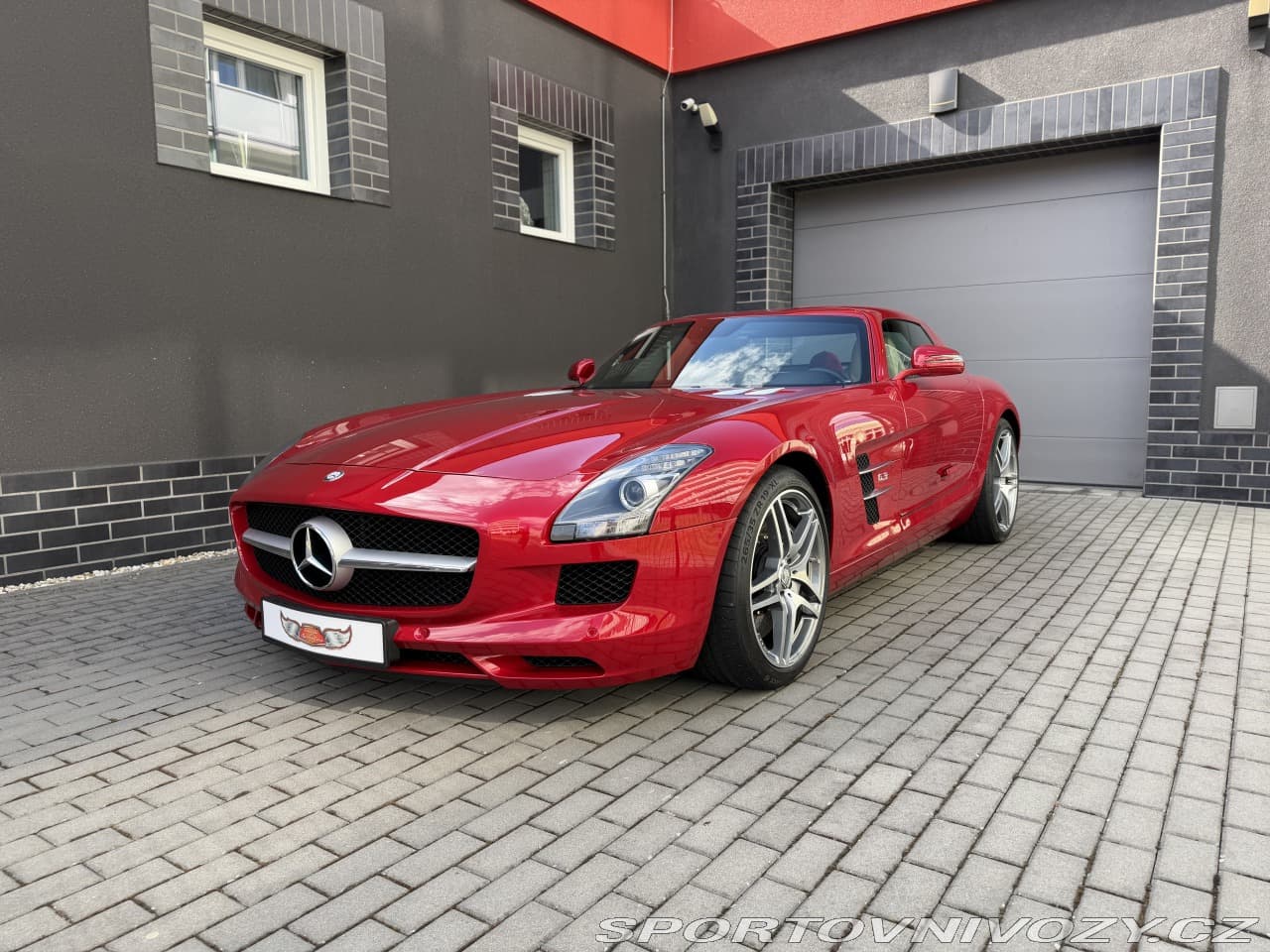 2010 Mercedes-Benz SLS