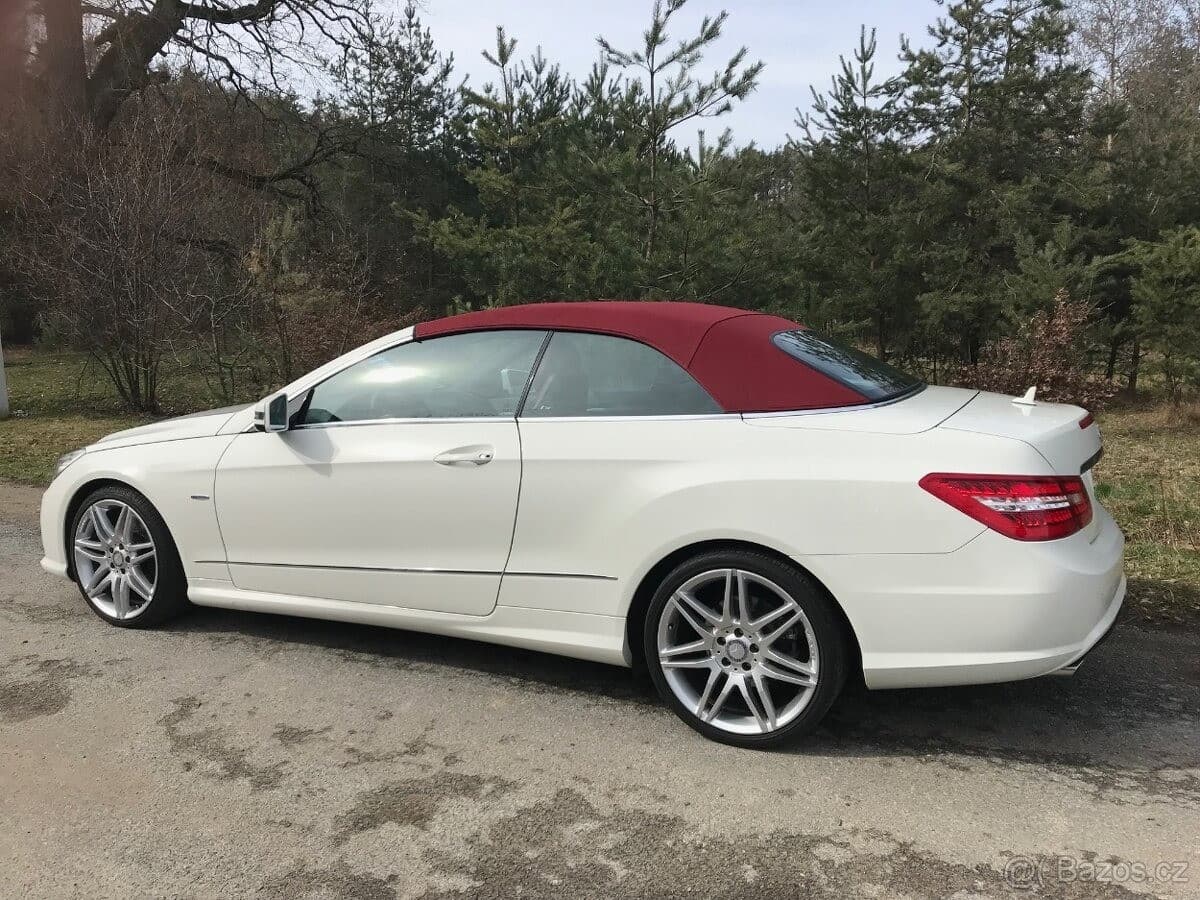 2011 Mercedes-Benz E-CLASS